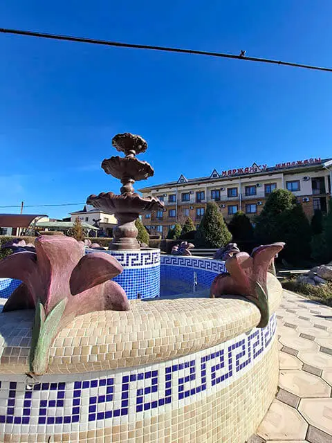 Маржан Су Сарыағаш шипажайы. Субұрқақ