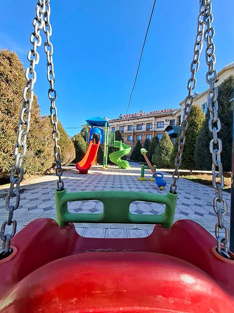 Маржан Су Сарыағаш шипажайы. Балалар алаңы